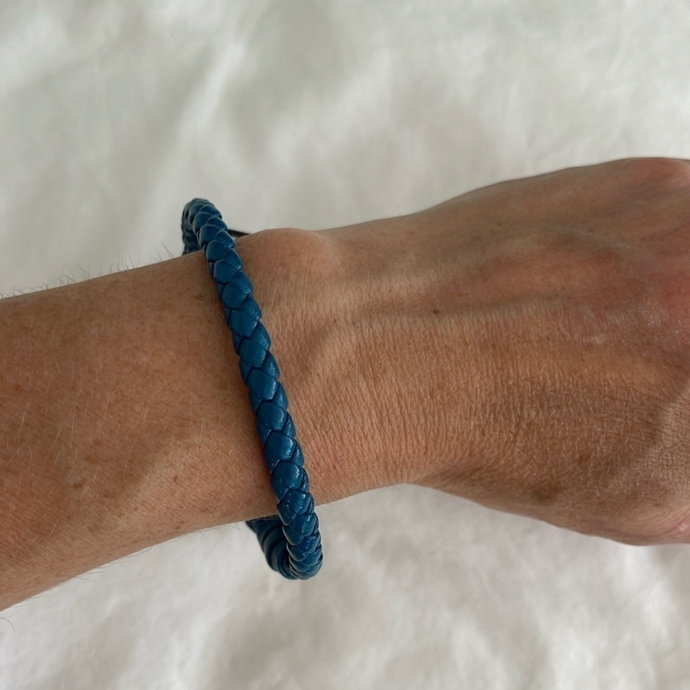 BOTTEGA VENETA woven Intrecciato leather bracelet dark turquoise M